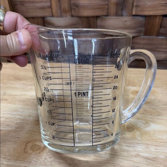 Vintage 4-Cup Fire King Measuring Cup with Blue Lettering - Picture 2 of 4